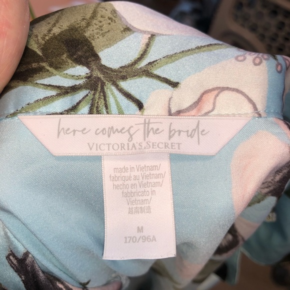 Victoria’s Secret here comes the bride pajamas size medium - Picture 4 of 8
